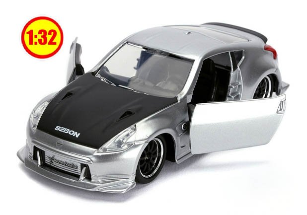 GISELE NISSAN 370 HARDTOP FF 1/32