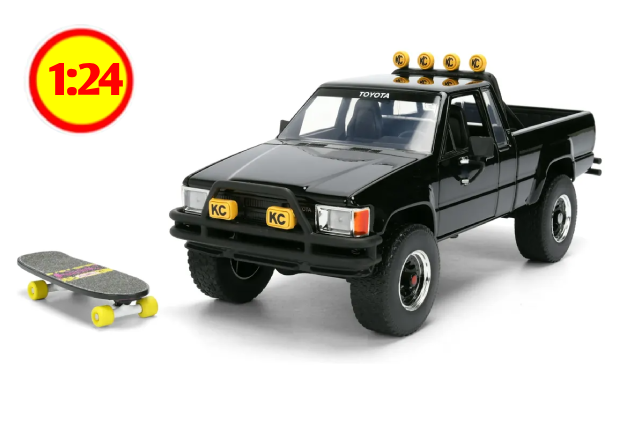MARTY SKATEBOARD 1985   TOYOTA SR5 PICKUP 1/24